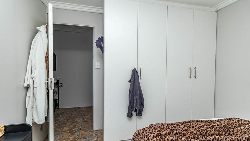 7 Bedroom Property for Sale in Dana Bay Western Cape